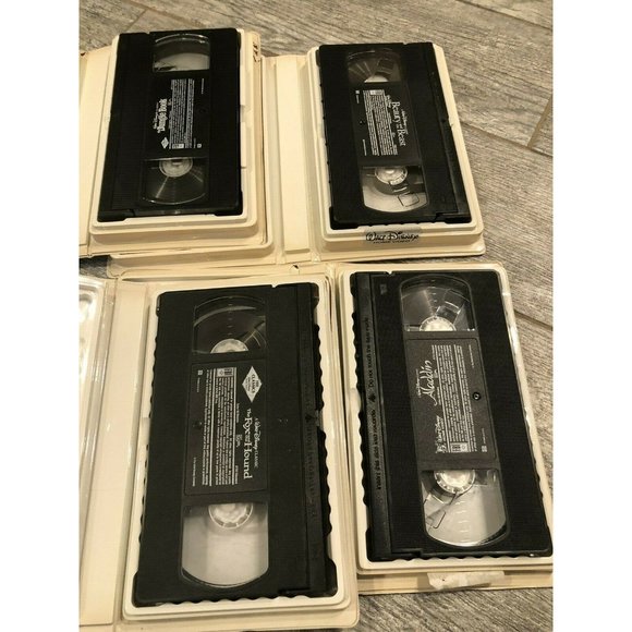 Lot of‎ 4 Disney Black Diamond Edition Classic VHS Clamshell Aladdin Fox Hound - Picture 6 of 12